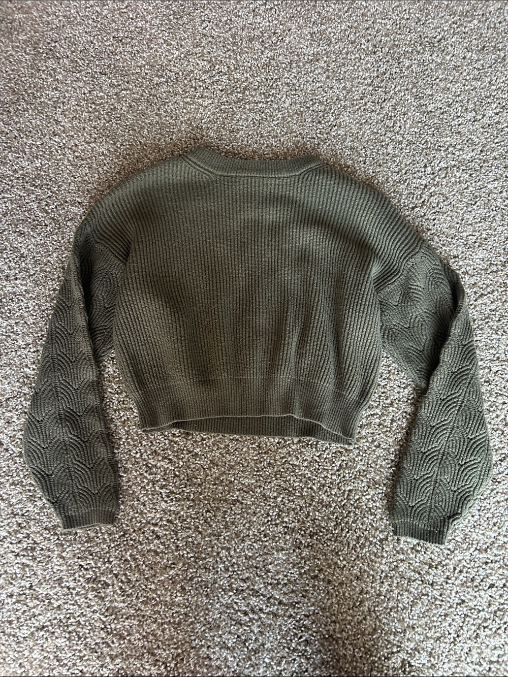 Cropped Olive Green Crewneck Sweater with Textured Balloon Sleeves